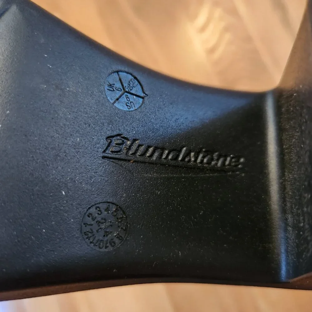 Blundstone heeled boots - Picture 3 of 4